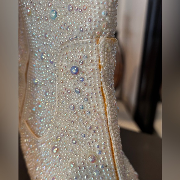 Betsy Johnson Diva Pearl Booties - Picture 7 of 17